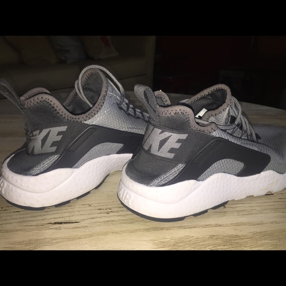 Nike Other - ⭐️NIKE AIR HURACHE Size 9 grey/black EXCELLENT👌🏼